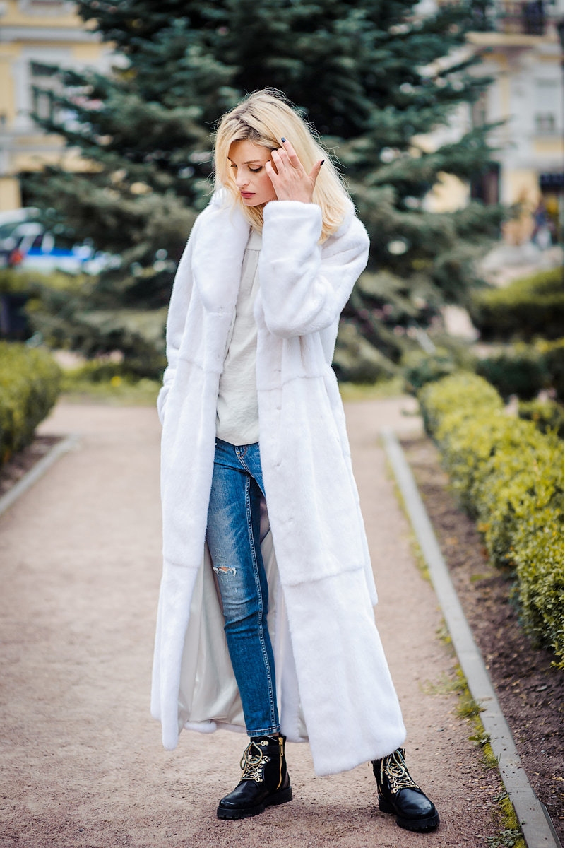 Fur coat 01-05-571- WT