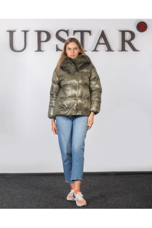 Женский пуховик с песцом