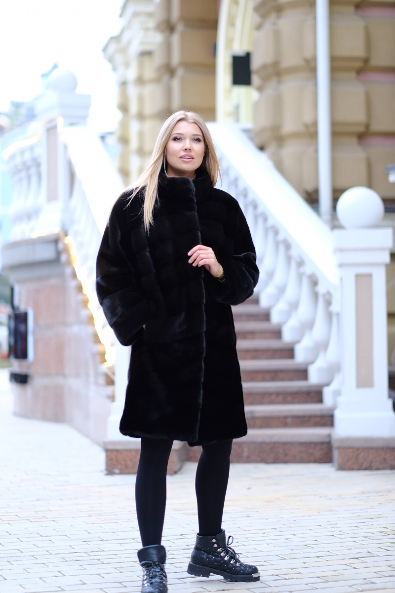 Fur coat 01-05-517 04- SBV