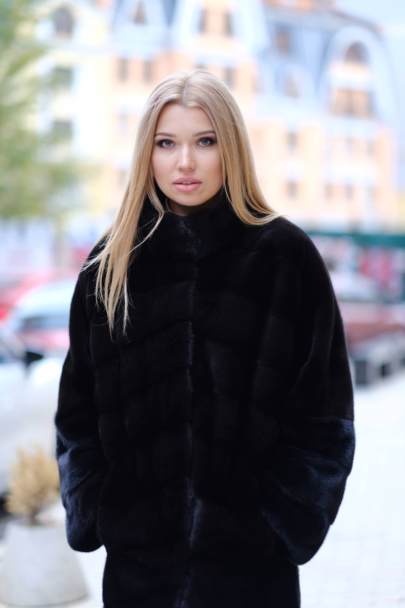 Fur coat 01-05-517 04- SBV