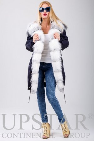 Женская парка с лисой