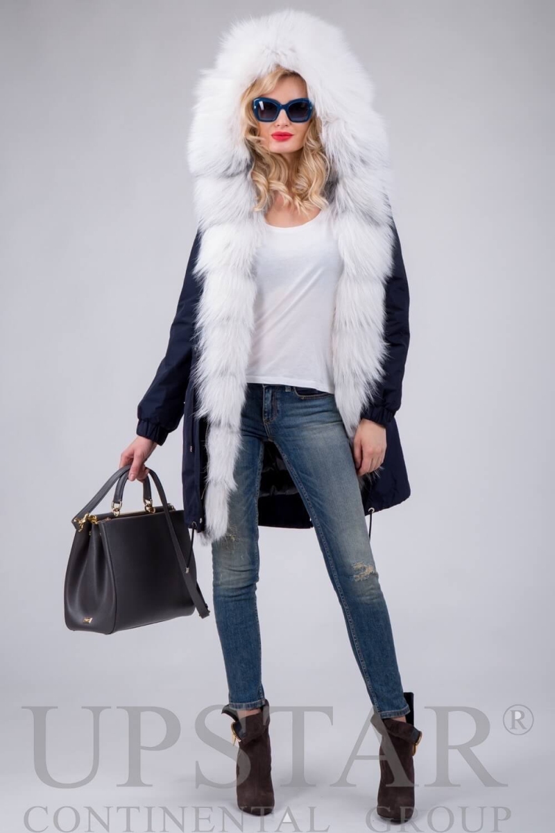 Фото - Жіноча парка з лисицею 