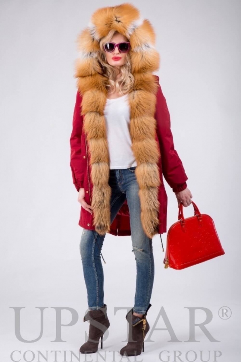 Фото - Жіноча парка з лисицею 