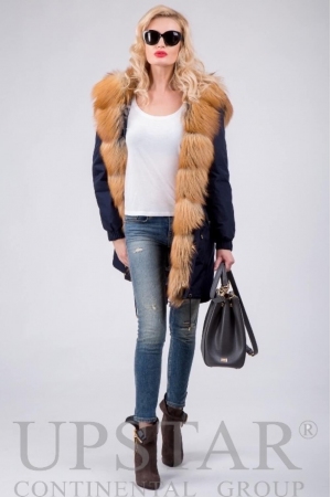 Жіноча парка з лисицею