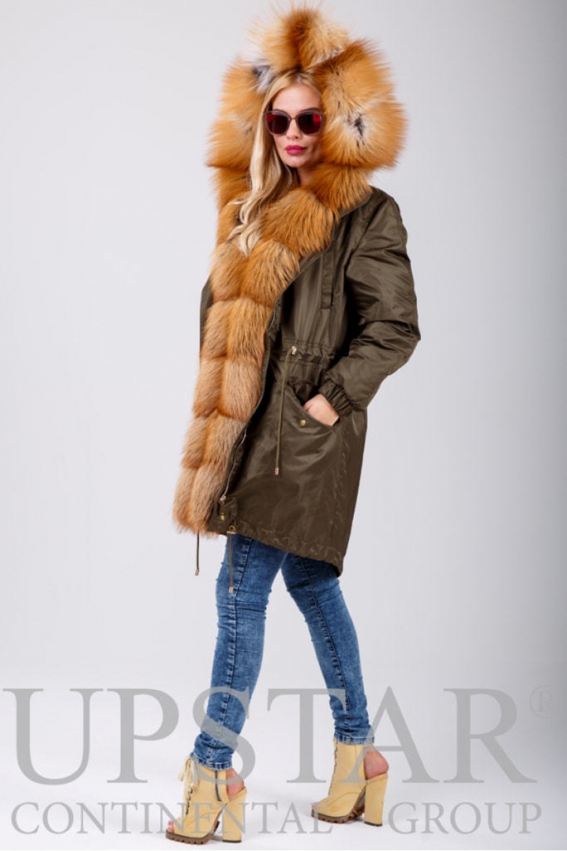 Фото - Жіноча парка з лисицею 