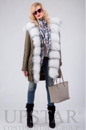 Женская парка с лисой