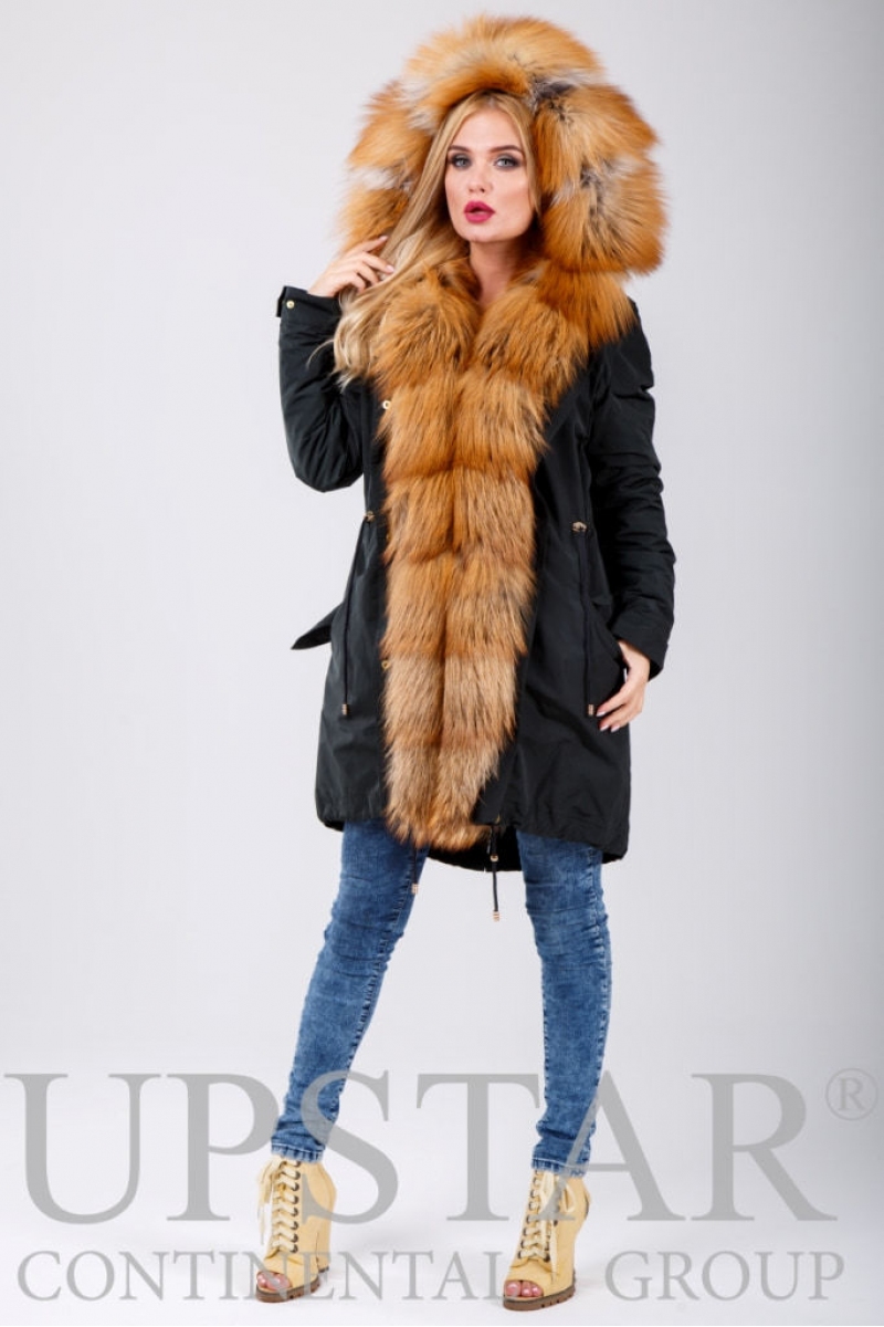 Фото - Жіноча парка з лисицею 